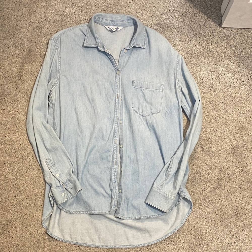 Old Navy Light Blue Casual Button Down Shirt